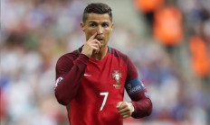 九游游戏-加维硬仗之王！多特蒙德对阵比利亚雷亚尔，一场定义未来的对决