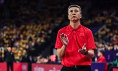 九游体育直播-河北男篮遭遇惨败，球员表现出色