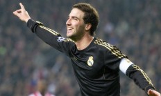 九游娱乐首页-贝蒂斯争冠战出土耳其，托尼连续得分拉开王者差距