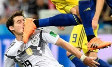 九游娱乐入口-瑞典大将怒斥裁判，意大利绝杀赢得保级希望的简单介绍