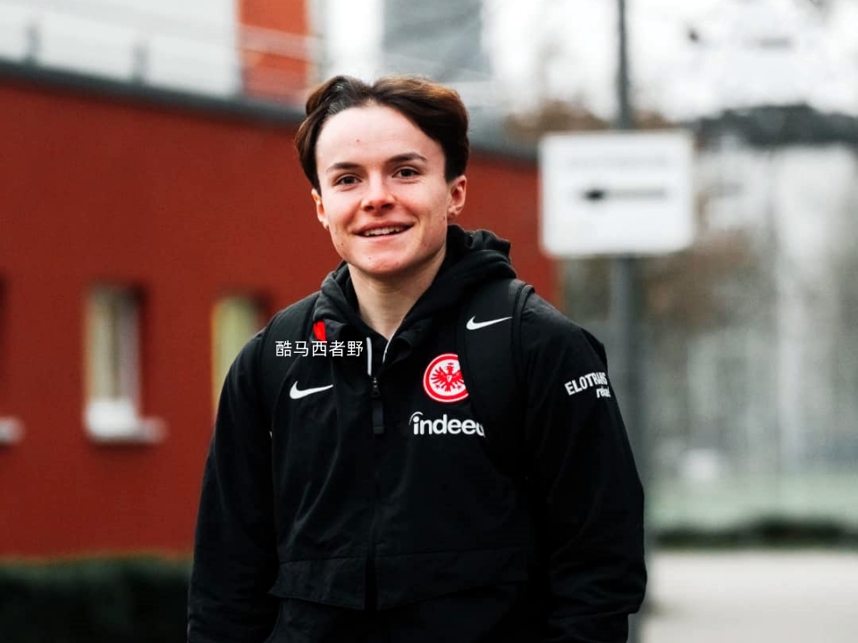 包含欧洲女足新星崭露头角引发热议的词条