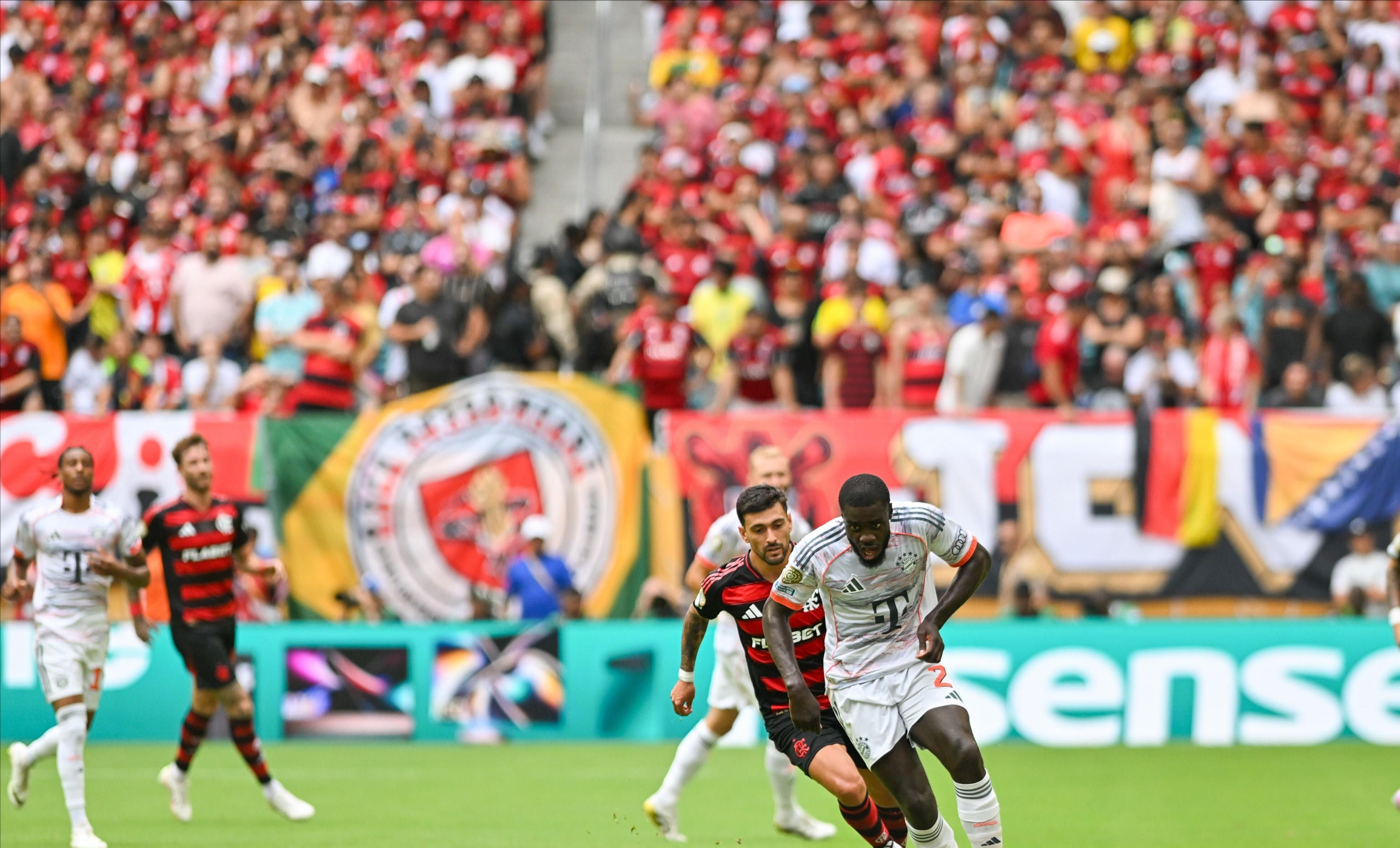 关于拜仁慕尼黑轻松击败对手，冲劲十足的信息