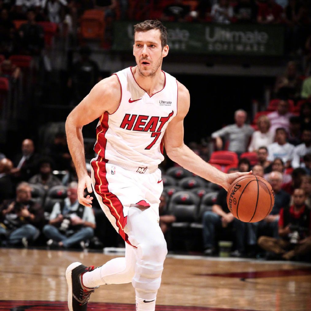 一支新晋球队崭露头角，挑战传统强队地位