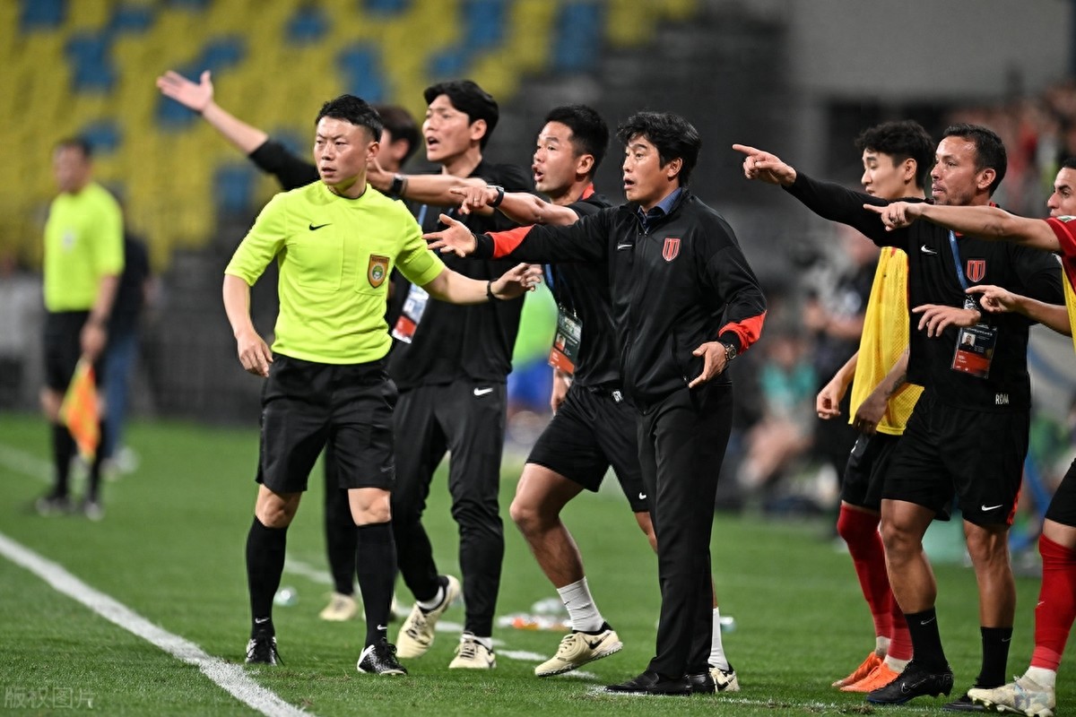 浙江队员精彩表现，击败对手领跑胜利