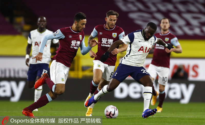 阿伦撼震图宾根，客场大胜领跑