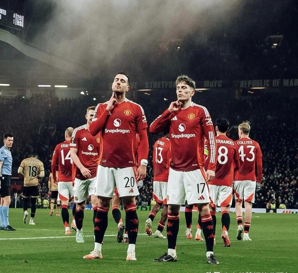 曼联后防线稳固，成功守住球门的简单介绍