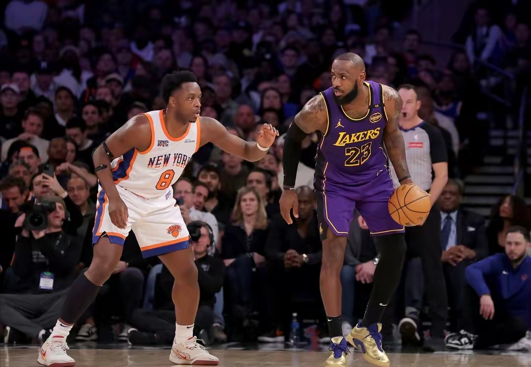 爵士与魔术达成交易，互换球队核心