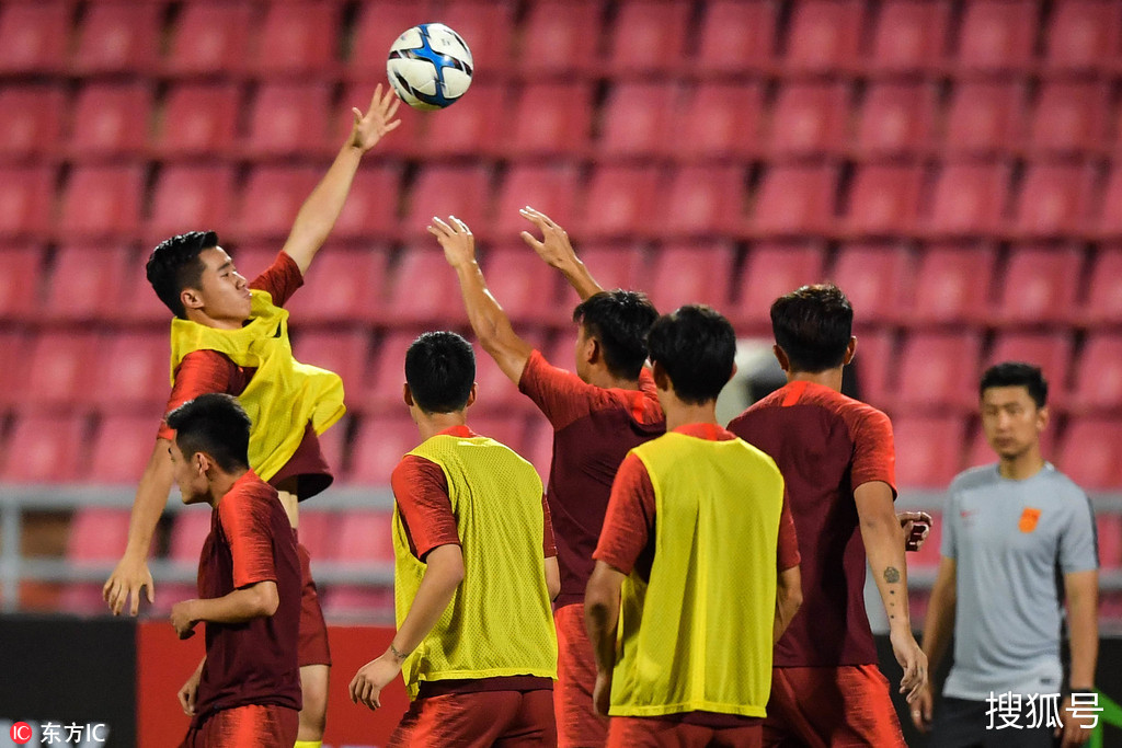 泰国球队备战国际盛事，迎接足坛巅峰对决