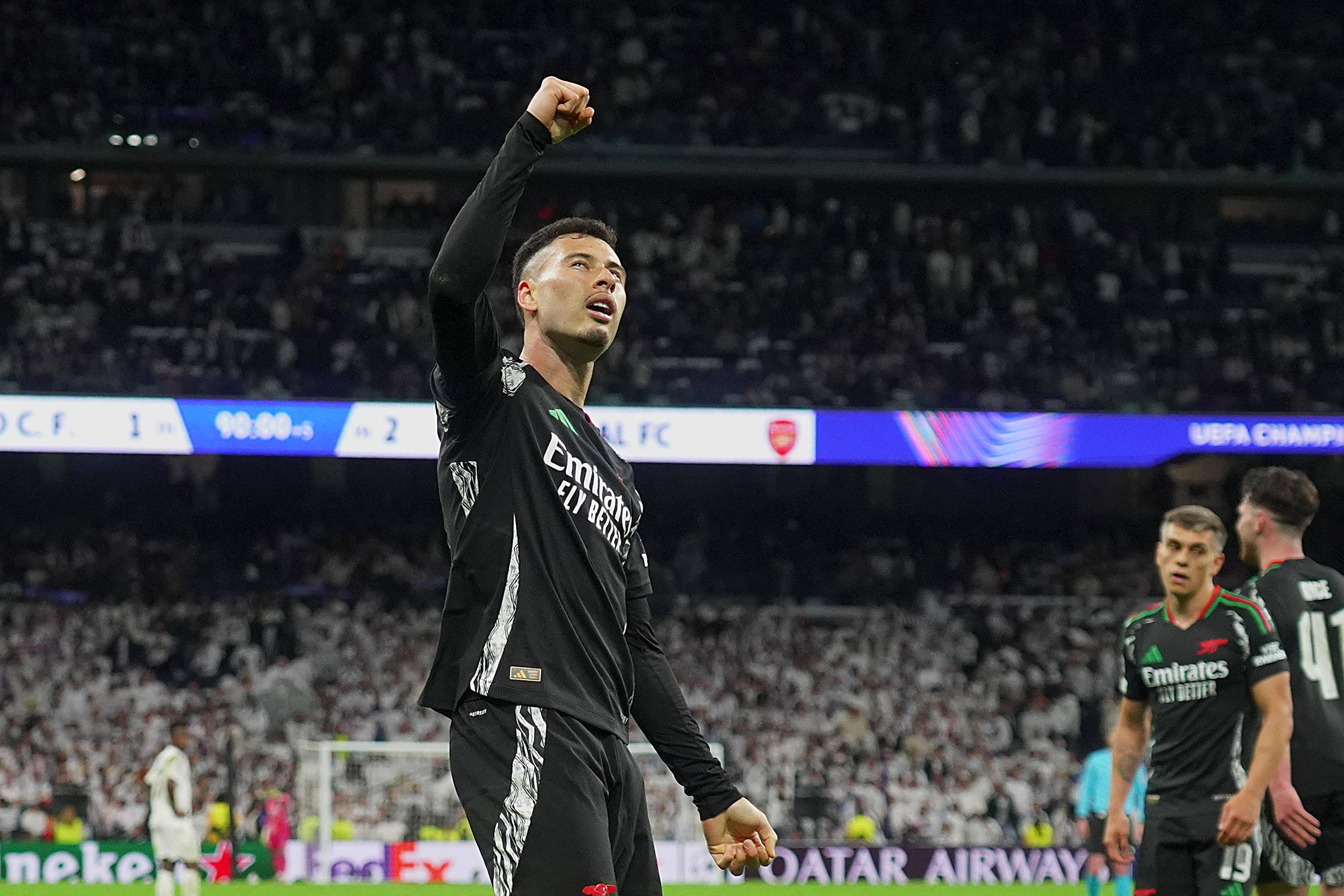 阿森纳客场大胜，锋线组合灵活进攻犀利