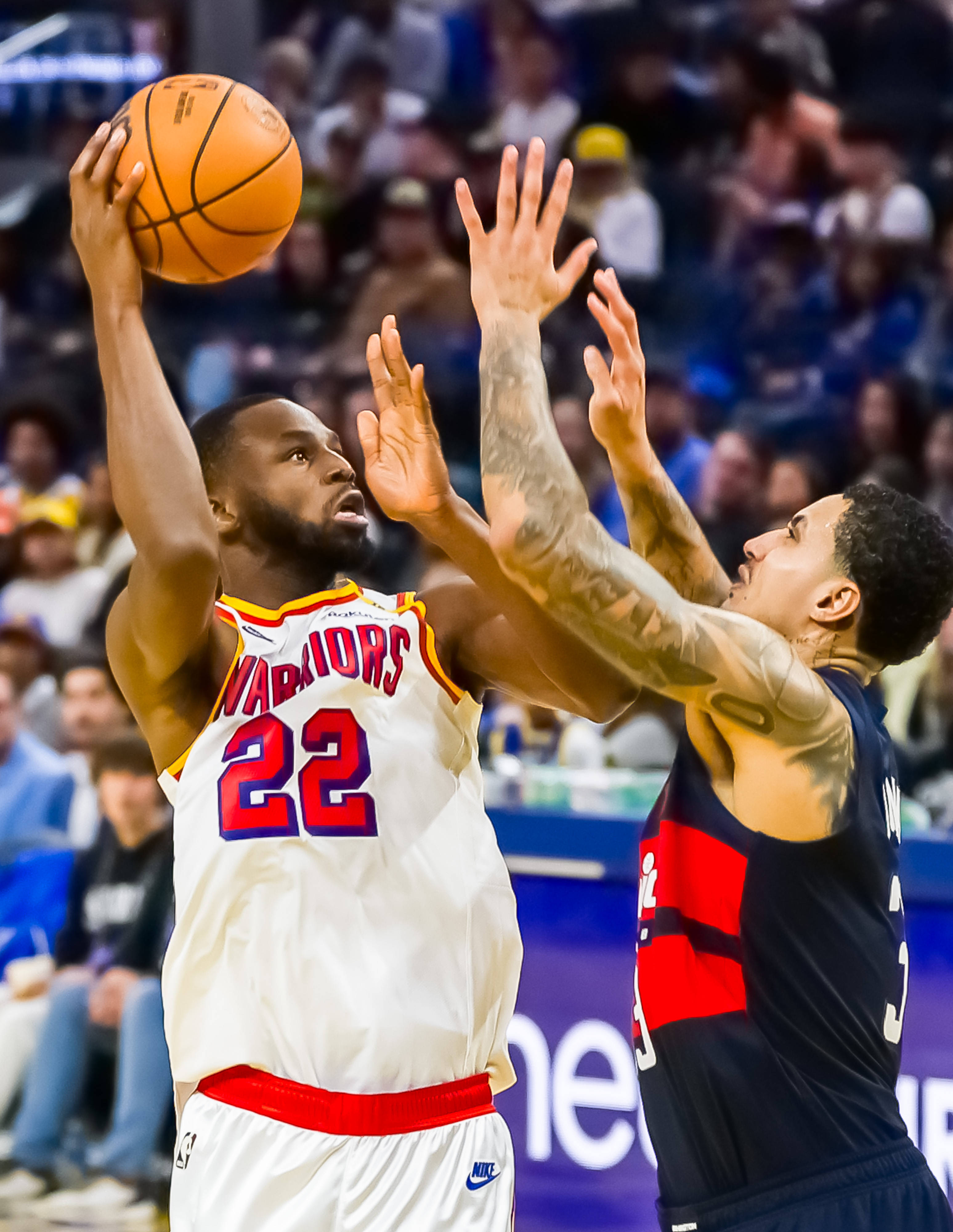 包含激烈的篮球比赛中，每一分的争夺都如同生死搏斗的词条