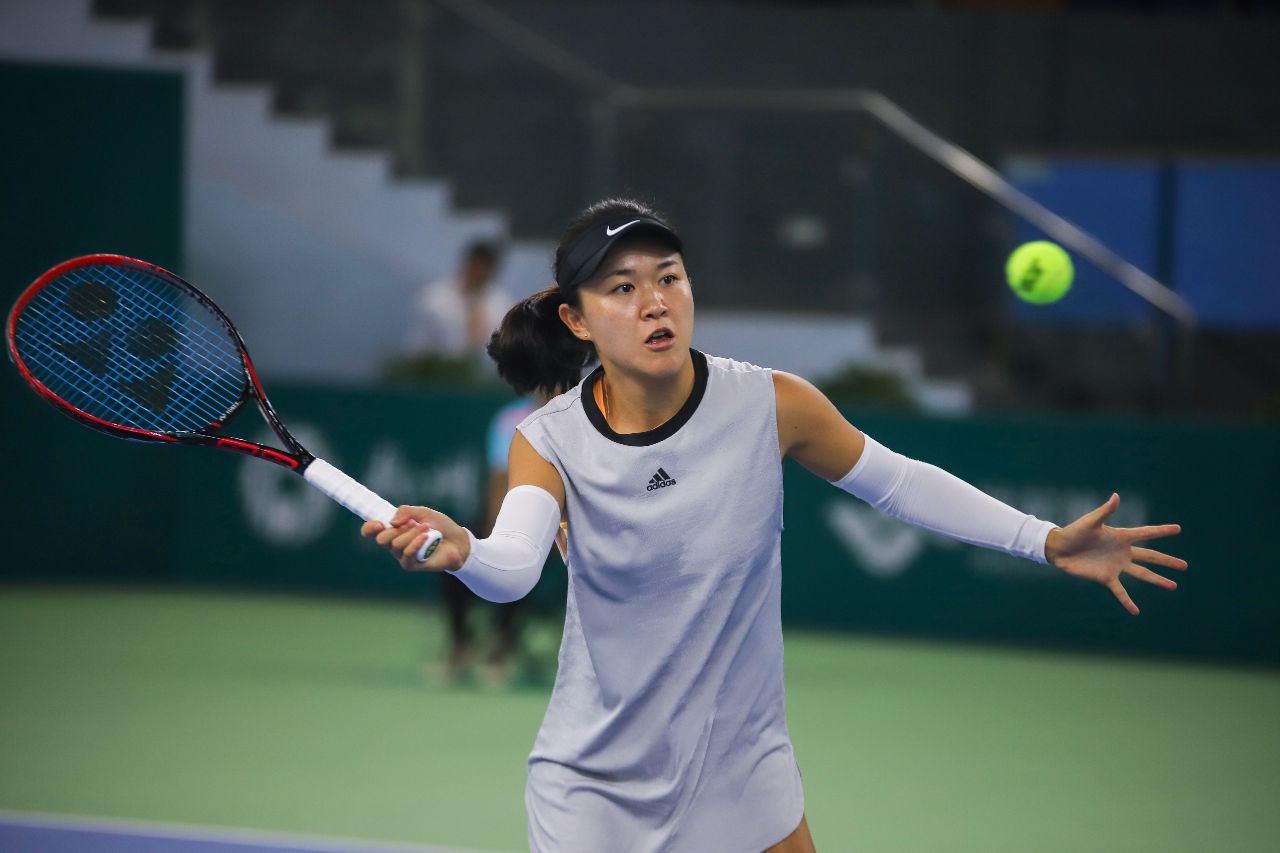 精神矍铄女队员在比赛中表现抢眼，力夺胜利的简单介绍