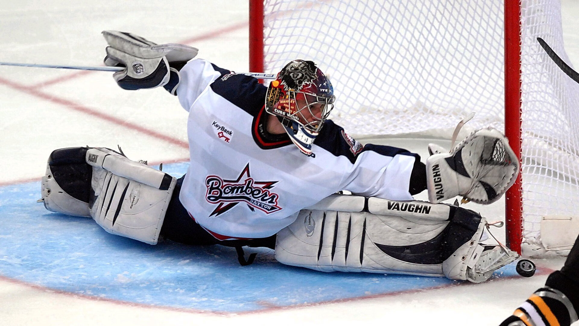 戈贝尔一柱擎天，广东队跨洋争冠力克快船