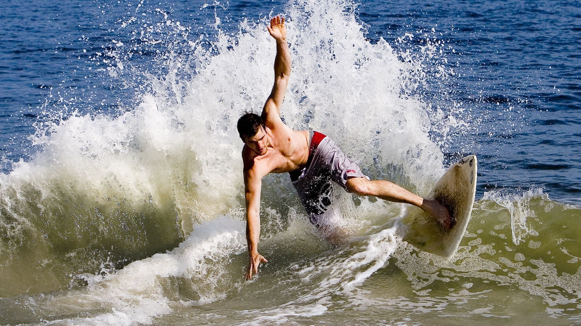 横扫之后，谁在扛旗？从德国队横扫中国队到李梓嘉扛起全队的竞技启示